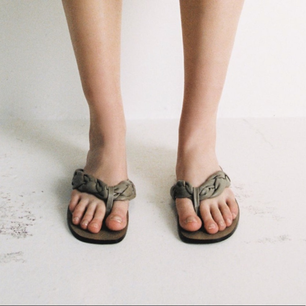 ZARA GREEN WOVEN LEATHER SANDALS